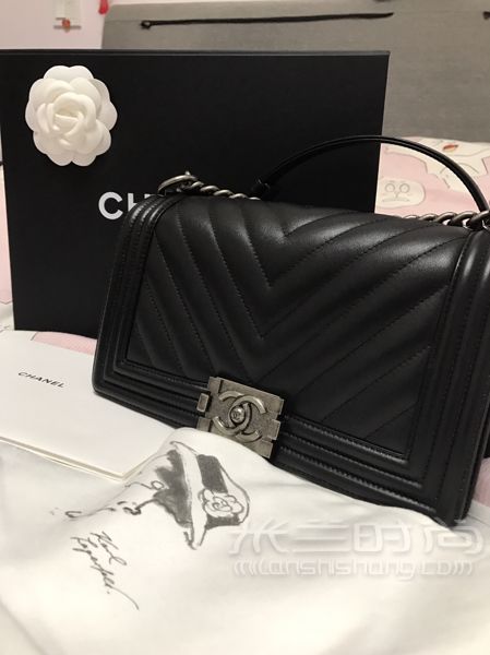香奈兒chanel leboy中號(hào)牛皮斜條紋山形紋_5