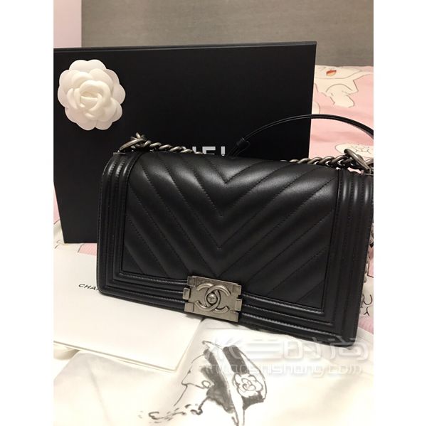 香奈兒chanel leboy中號(hào)牛皮斜條紋山形紋_1