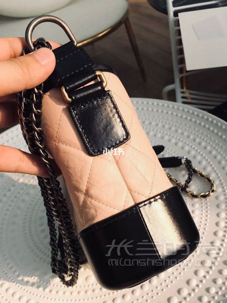 CHANEL香奈兒流浪包小號(hào)米黑色 第一次看到流浪包圖片的時(shí)候覺得這個(gè)包包好_5