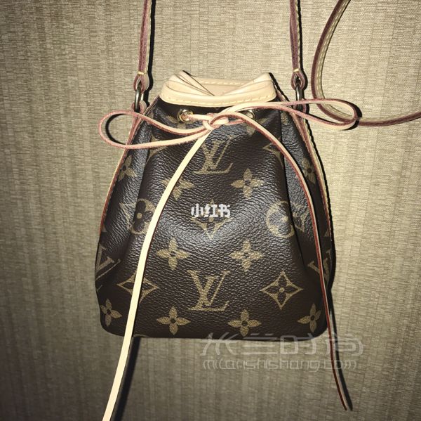 測試下LV nano水桶包的容量 小包包也能裝大東西 毛球是Furla的藕粉色_6