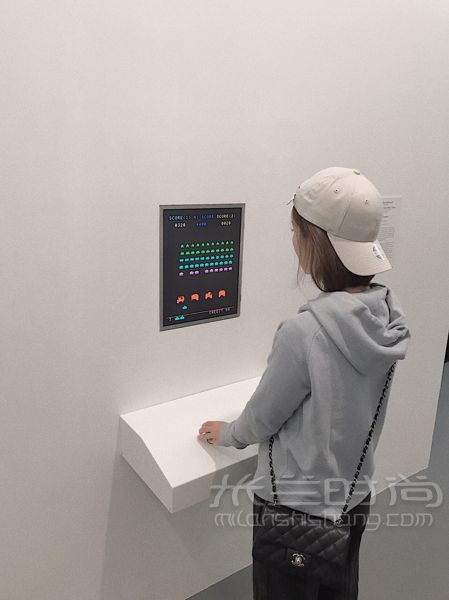 香奈兒 cf mini 黑牛銀 人生第一個(gè)香奈兒的包 我選了耐磨的牛皮_3