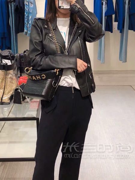 開心2W1購入2019新款限量香奈兒流浪包_3