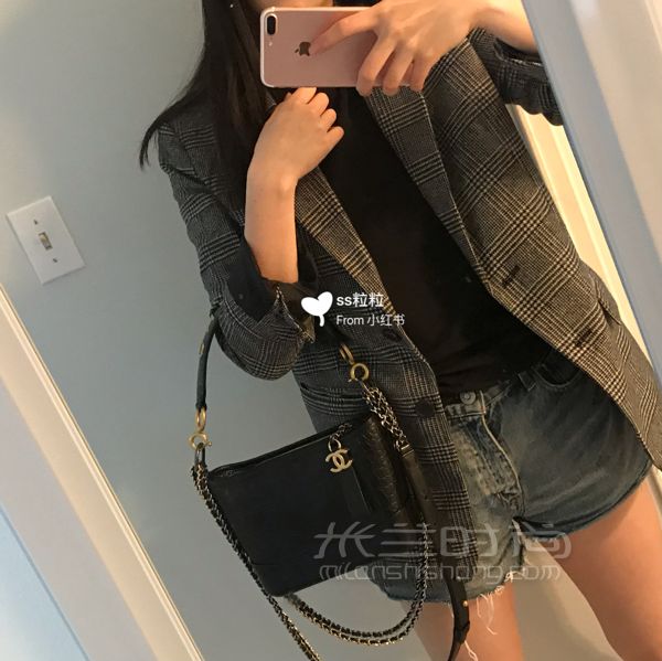 喜提Chanel 香奈兒 早秋鱷魚紋流浪包小號 前幾天看到圖片被這只包的皮質(zhì)深_2