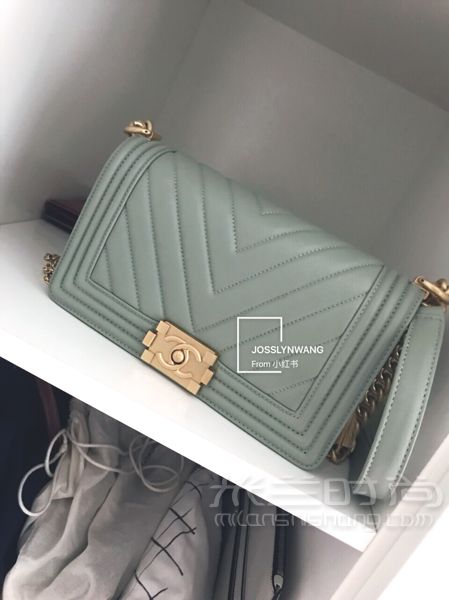 香奈兒Leboy 薄荷金扣綠 前段時(shí)間去新加坡玩的時(shí)候買的 本來沒計(jì)劃買包包的_2