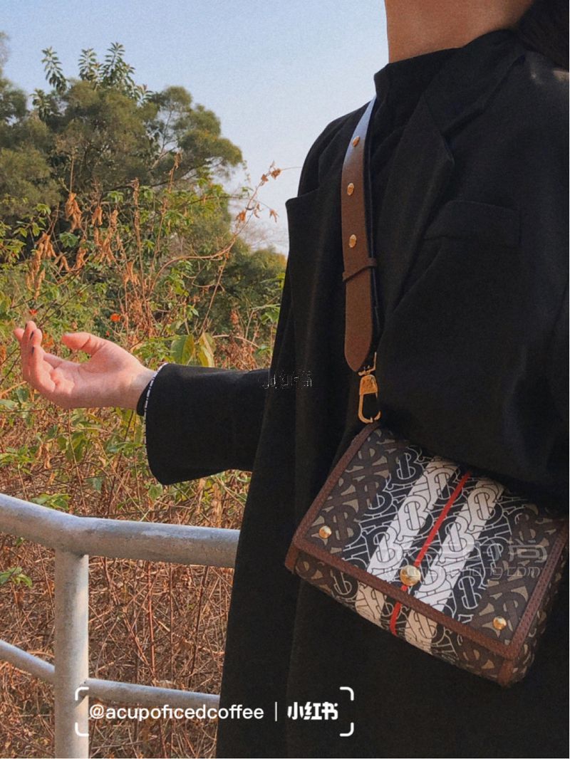 BURBERRY包包 百搭不撞款巴寶莉老花包_1
