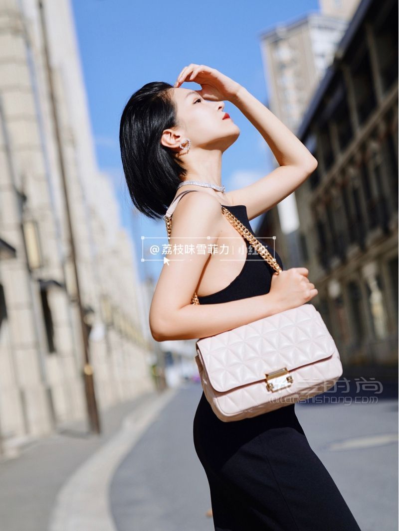 秋冬氣質(zhì)穿搭通勤約會都可雙11必入MK女包_4