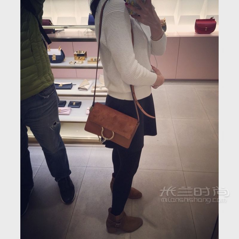 我的旅行戰(zhàn)利品chloe faye小號(hào)包包 其實(shí)本來(lái)是心水是灰色的_5