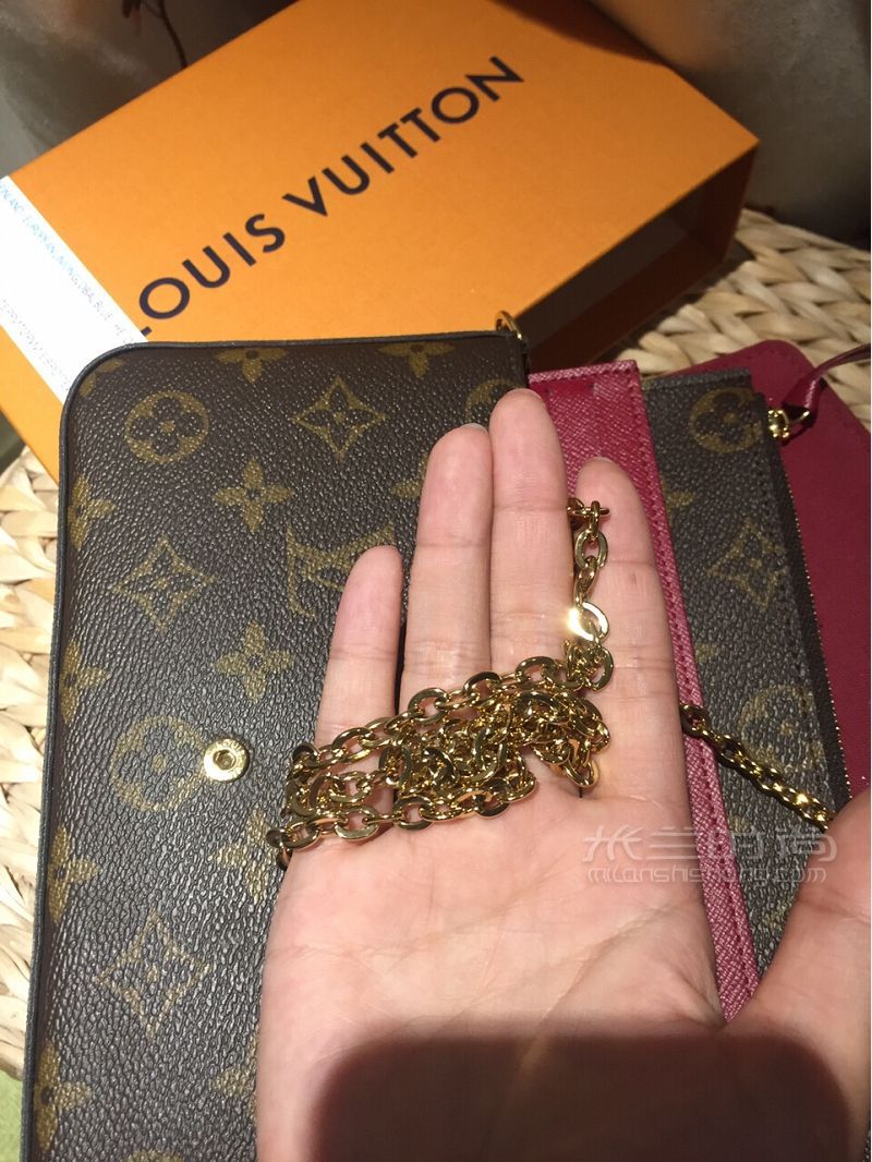 每個愛包的女人總應(yīng)該有一只自己的LV包包_4