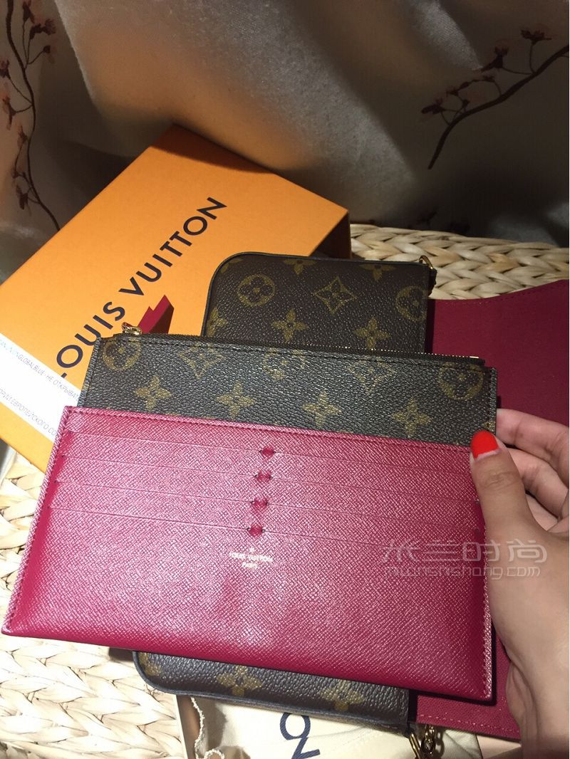 每個愛包的女人總應(yīng)該有一只自己的LV包包_5