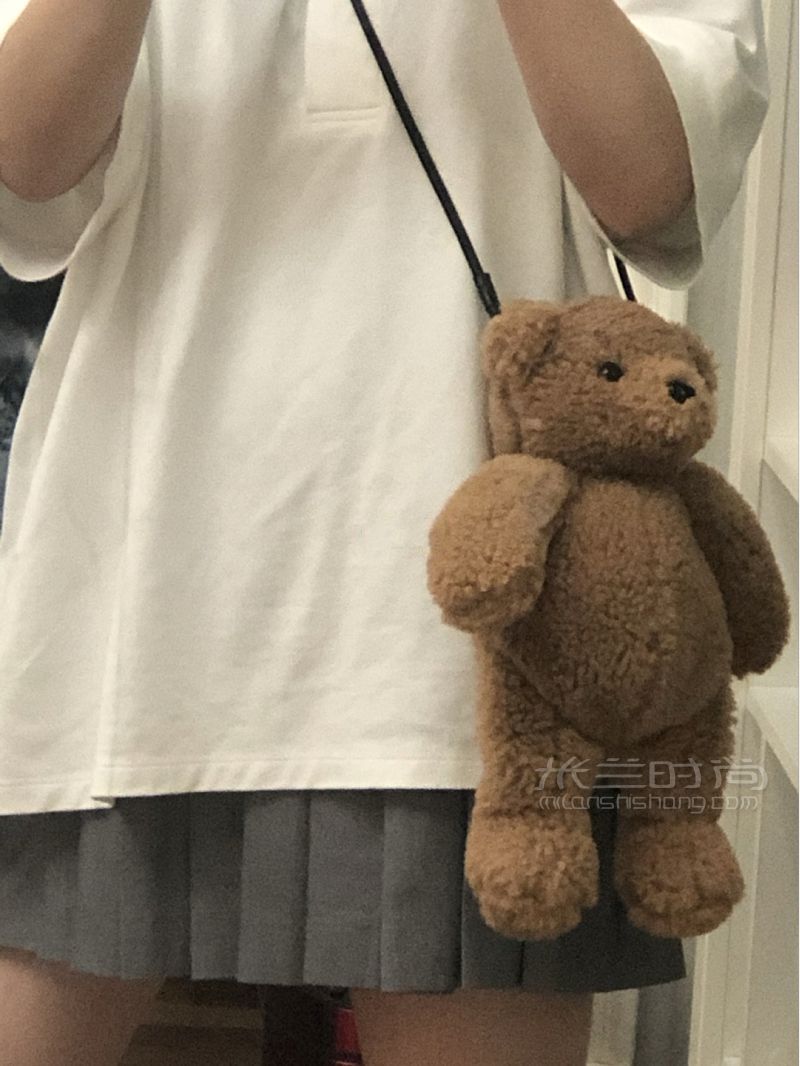 這是一個(gè)四十多歲女人剛給自己買的包_1