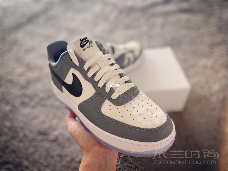 美國(guó)官網(wǎng)NIKE ID定制 高級(jí)灰耐克怎么樣_4