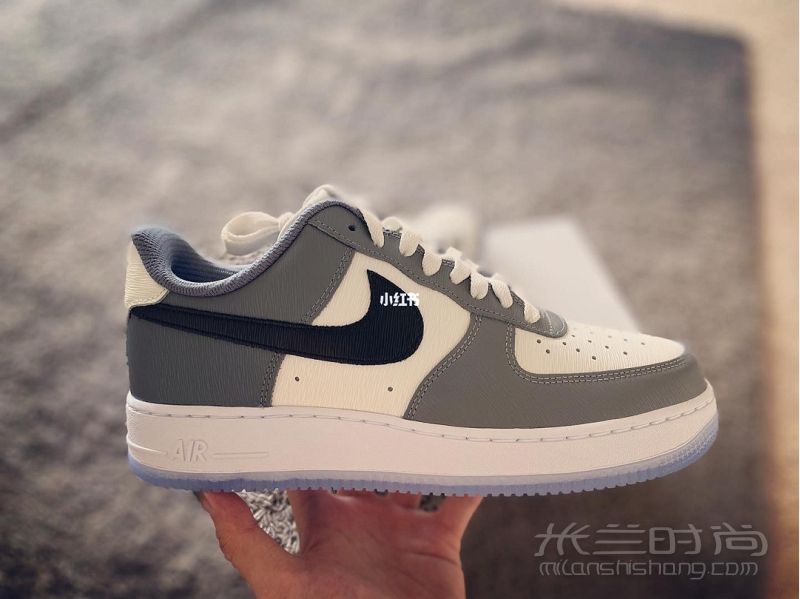 美國(guó)官網(wǎng)NIKE ID定制 高級(jí)灰耐克怎么樣_3