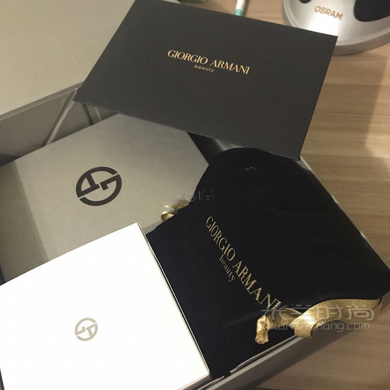 Armani官網(wǎng)送來的大禮盒阿 armani官網(wǎng)購買攻略與體驗(yàn)_3