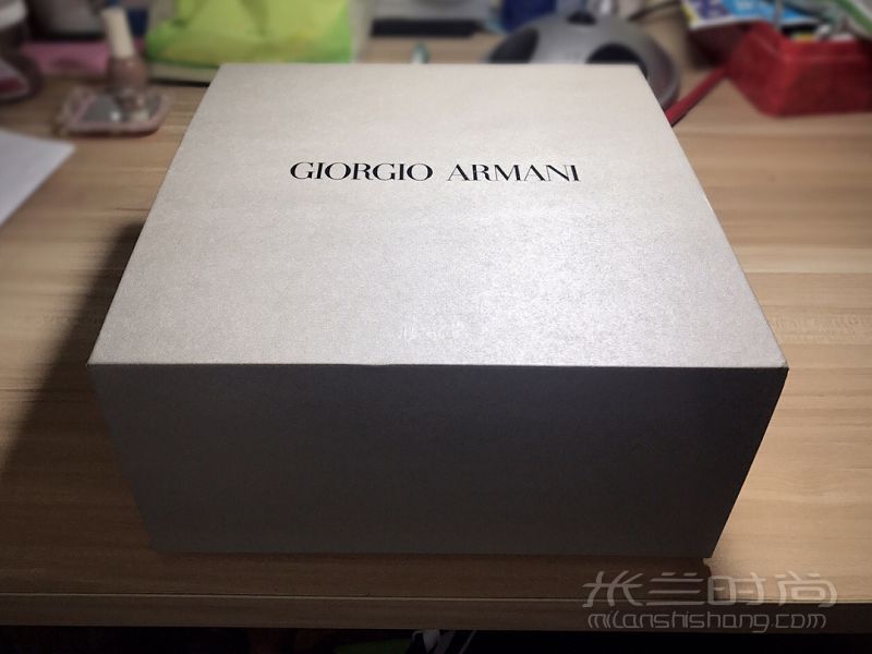 Armani官網(wǎng)送來的大禮盒阿 armani官網(wǎng)購買攻略與體驗(yàn)_1