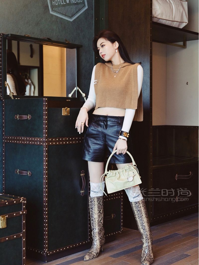 在這個(gè)復(fù)古又摩登的世界里_5