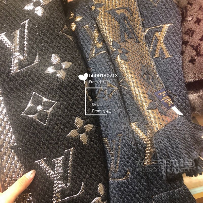Lv今年秋冬新款圍巾 經典款今年出了藍金色 我對金色有一種莫名的喜歡-愛馬_4
