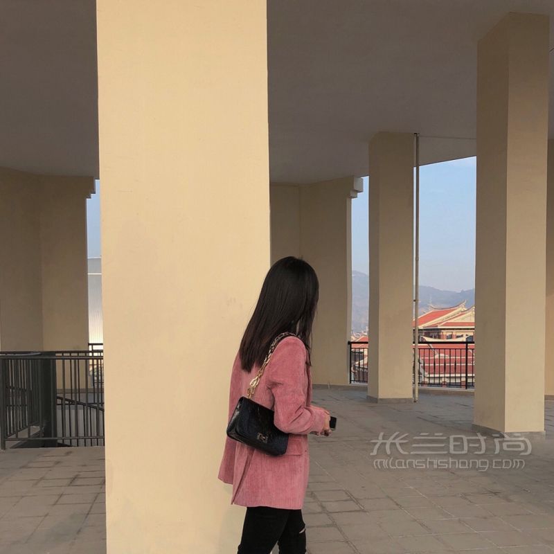 小ck新款鏈條包 冬天去哪玩_4