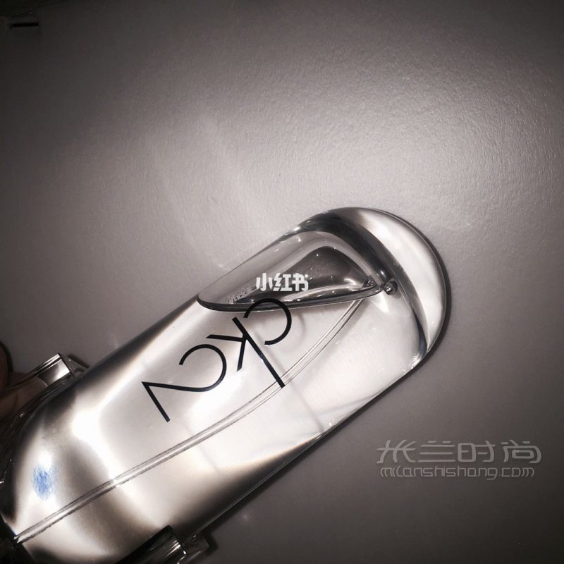 CK2性冷淡香水 “白襯衫的味道”香膏芥末白襯衫_2