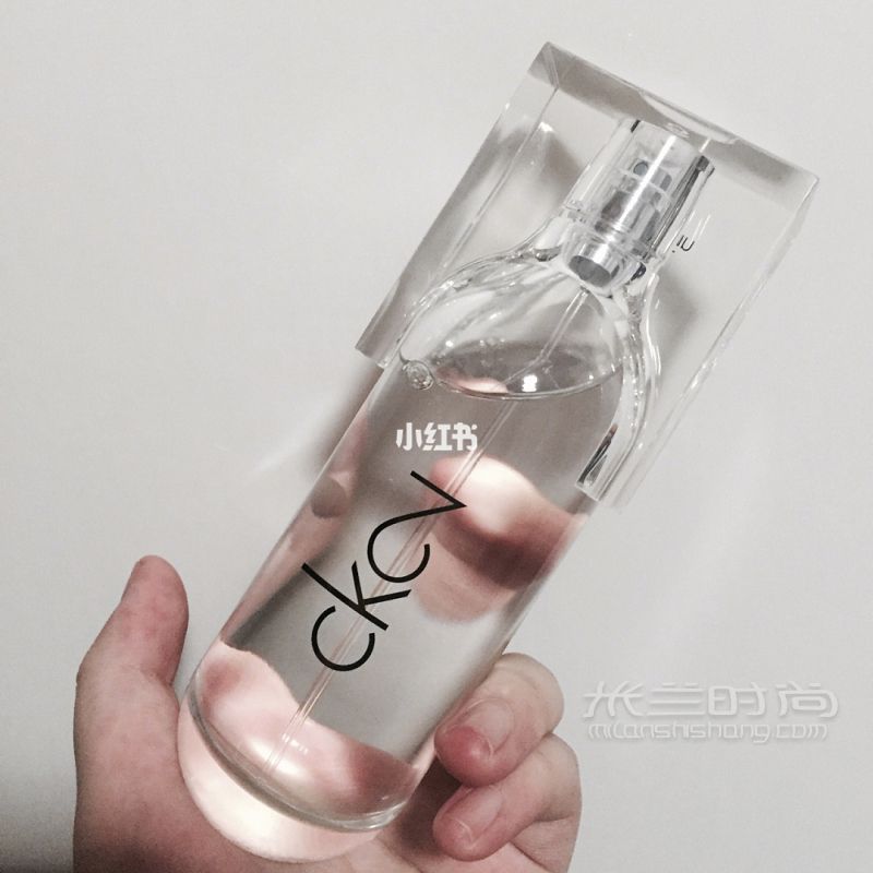 CK2性冷淡香水 “白襯衫的味道”香膏芥末白襯衫_5