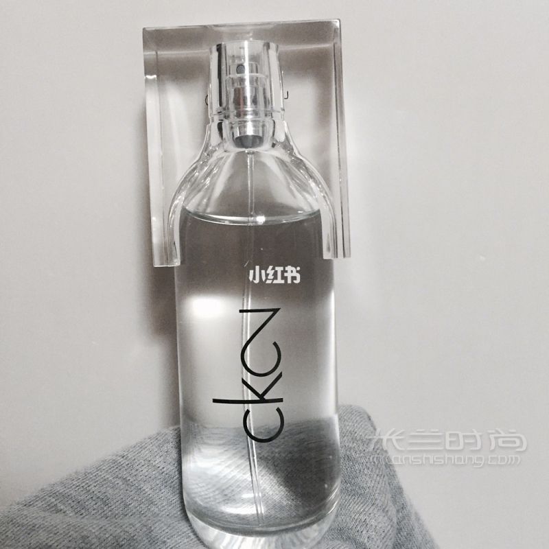 CK2性冷淡香水 “白襯衫的味道”香膏芥末白襯衫_7
