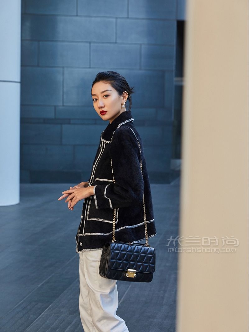 秋冬穿搭選擇困難？通勤MK女包Hold住全場(chǎng)_2
