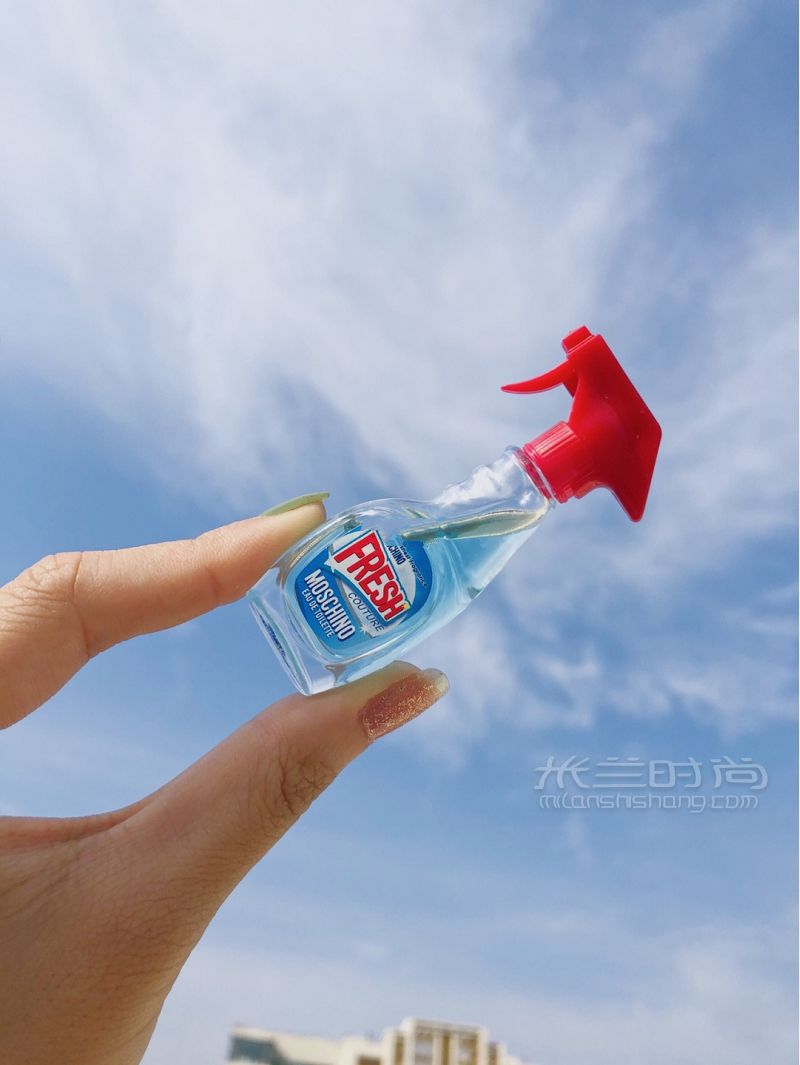 這個(gè)長(zhǎng)得像清潔劑的小瓶子居然是香水？？？_2
