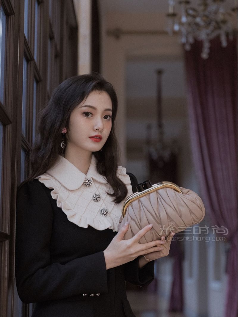 今年的第一場(chǎng)電影是Miu Miu請(qǐng)我看的_6