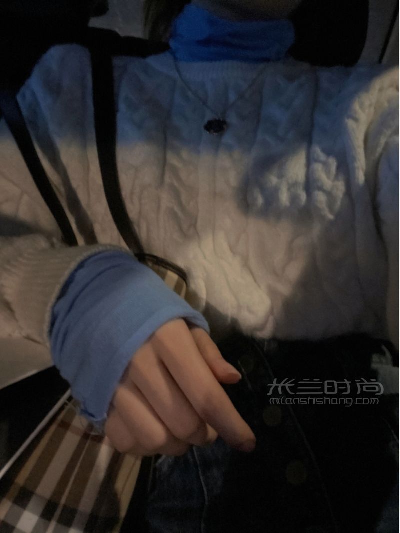 吹爆這個(gè)打底衫真的既好看又好穿！糖果色毛衣高領(lǐng)_4