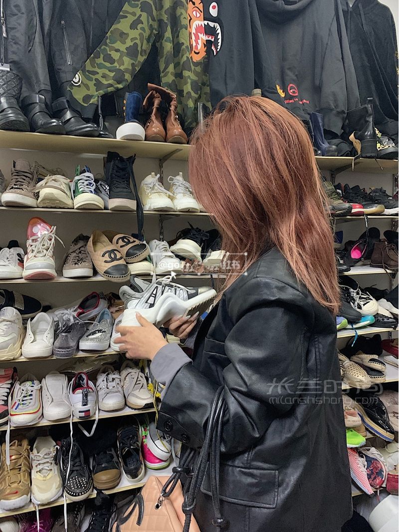 上海必逛靈石路古著市場(chǎng)！百元買(mǎi)香奈兒！_8
