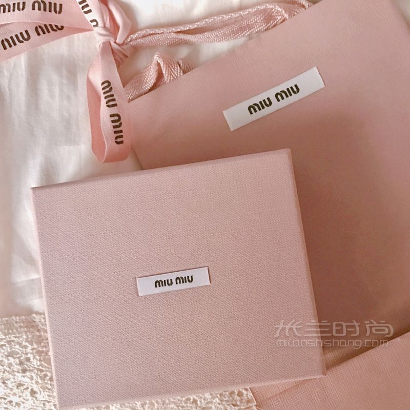 精致的豬豬女孩  Miumiu粉色羊皮卡包_4