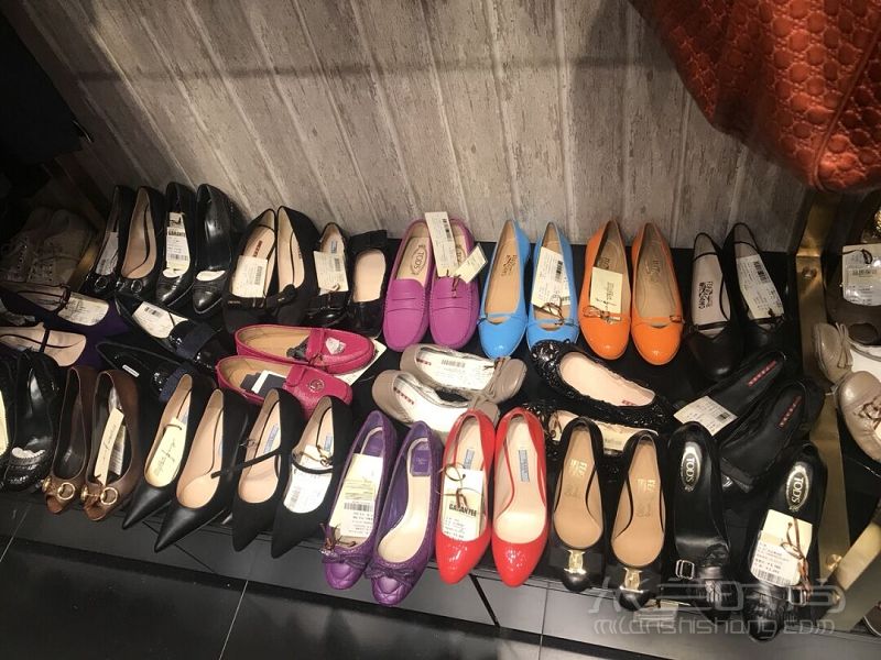 魔都探店Gucci Prada通通一折起的快閃折扣店！_3