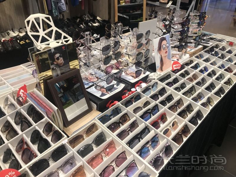 魔都探店Gucci Prada通通一折起的快閃折扣店！_5