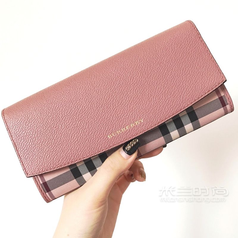 Burberry粉色長(zhǎng)款格紋錢(qián)包 少女心爆棚錢(qián)包_1