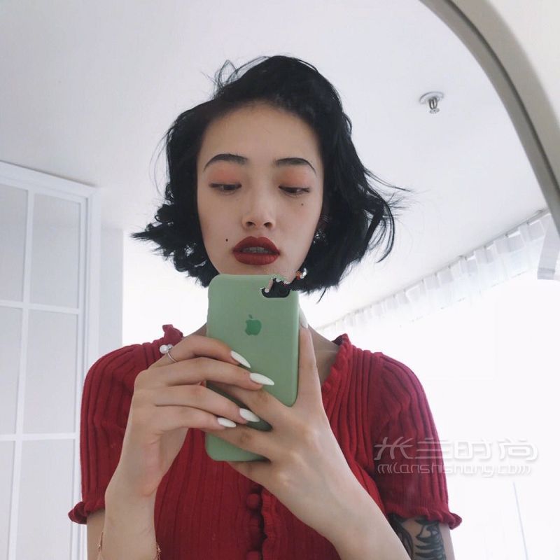 「妝容分享」阿瑪尼紅管400平價替代 包里必備的復古正紅_6