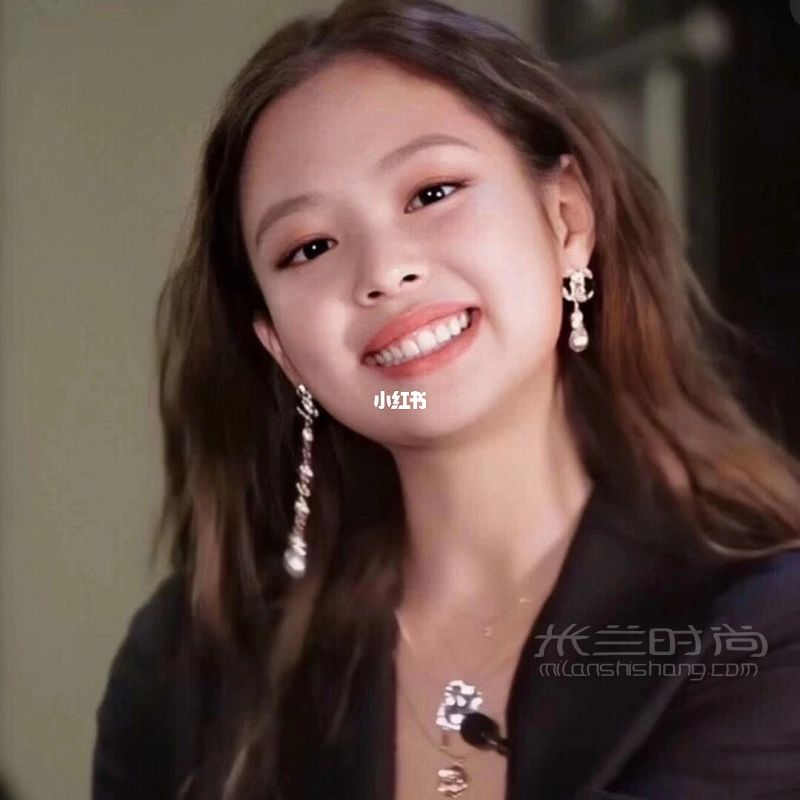 再一次入了手Jennie同款香奈兒耳環(huán)！絕美！_1