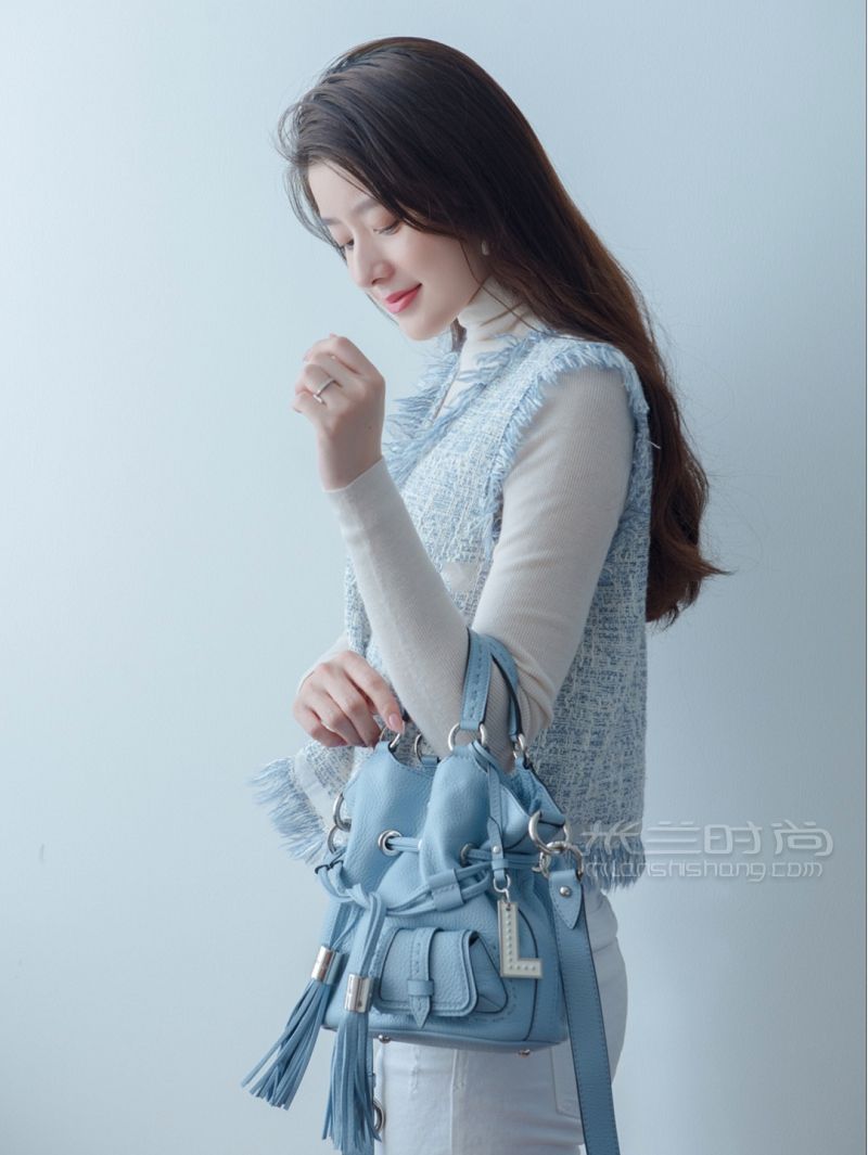 跟精英律師學(xué)穿搭 辦公室栗娜都怎么穿_6