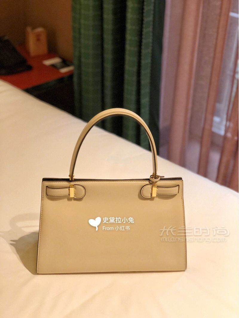 包包推薦奶白色Tory Burch Lee 近期買的性價(jià)比特別高的一款包包_4