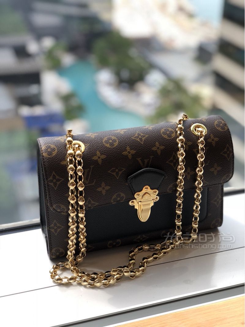 韓國(guó)樂(lè)天免稅店買(mǎi)到新款LV老花金鏈包包_1