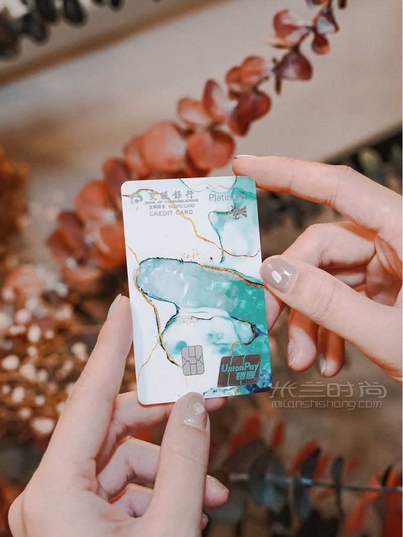 金晨同款 刷卡買單被追問800遍的水晶蜜卡_5