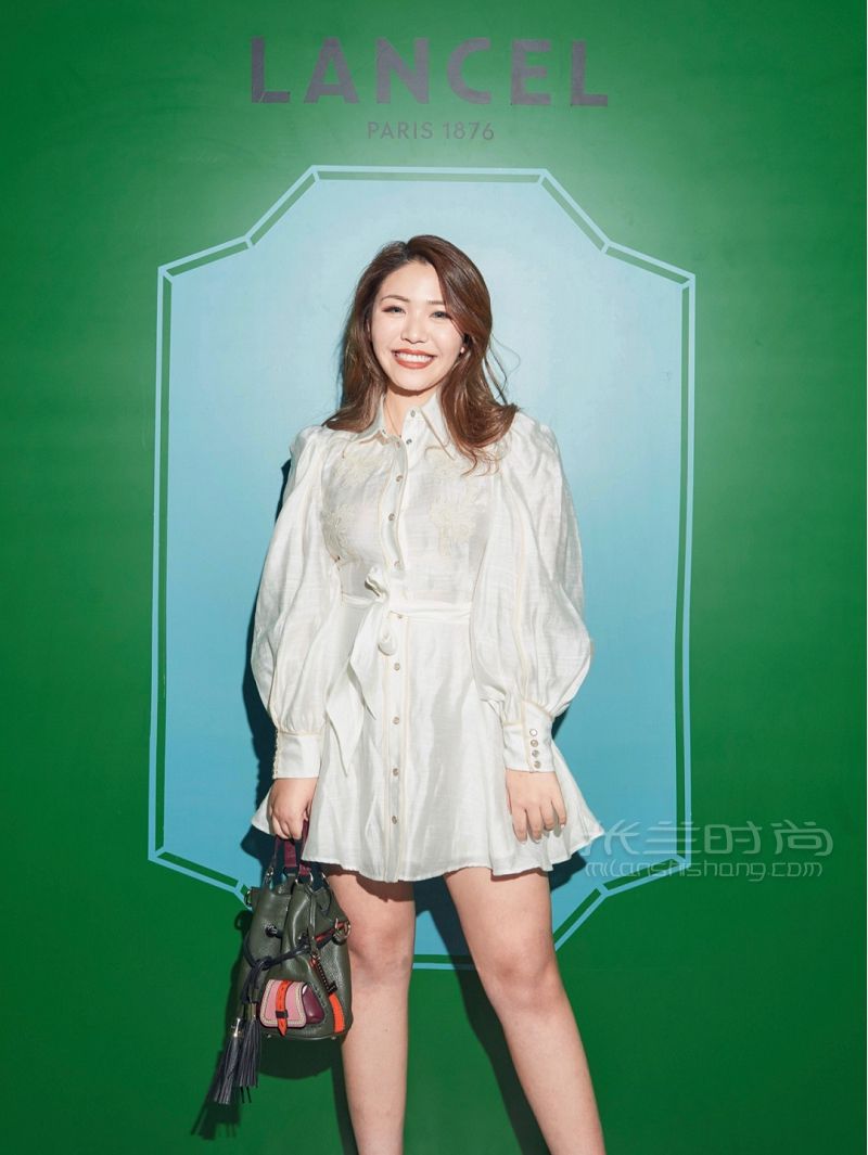 我膨脹了居然敢跟佟麗婭合影！蘭姿怎么樣_3