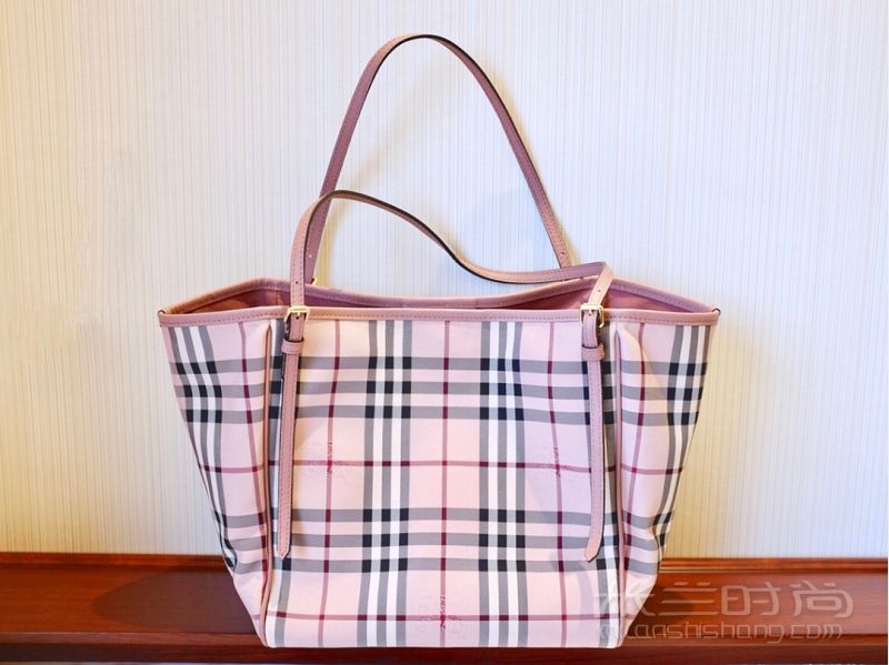 burberry粉色the canter坎特包細(xì)節(jié)及上身圖_2
