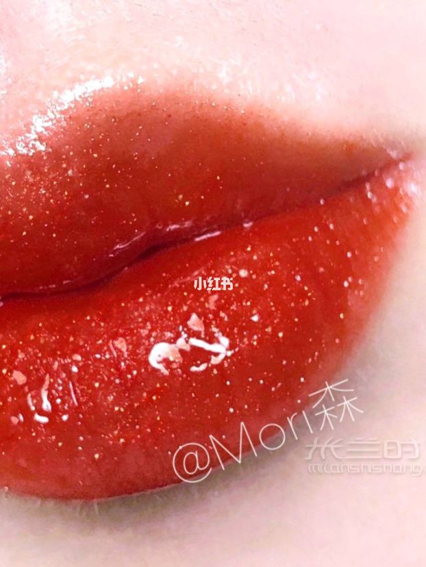 armani官網(wǎng)浪漫琉金花火唇瓣華服 喬治阿瑪尼怎么樣_4