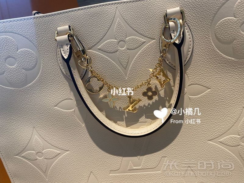新款LV 2020 Onthego買到奶白色現(xiàn)貨哦_5