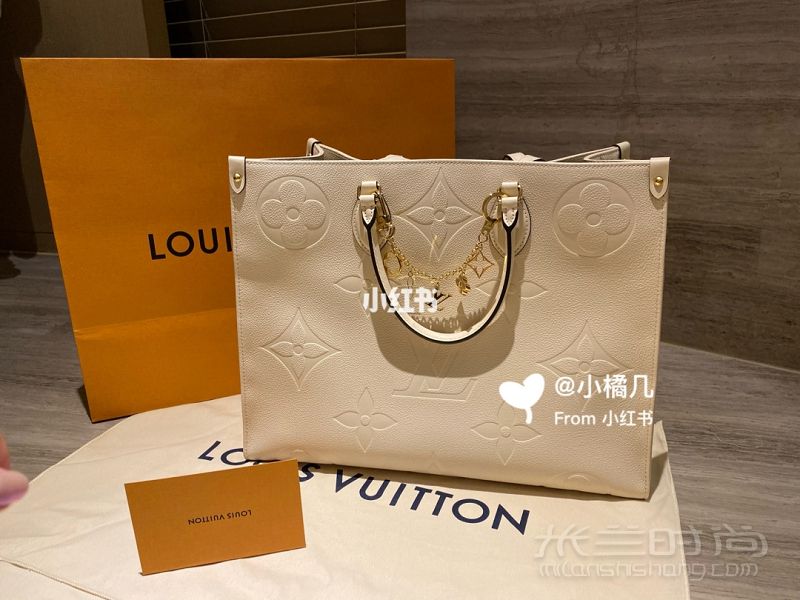 新款LV 2020 Onthego買到奶白色現(xiàn)貨哦_1