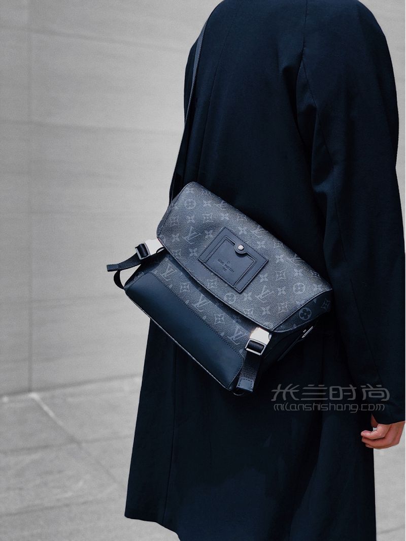 LV男包怎么選 LV郵差包VOYAGER多少錢？_1