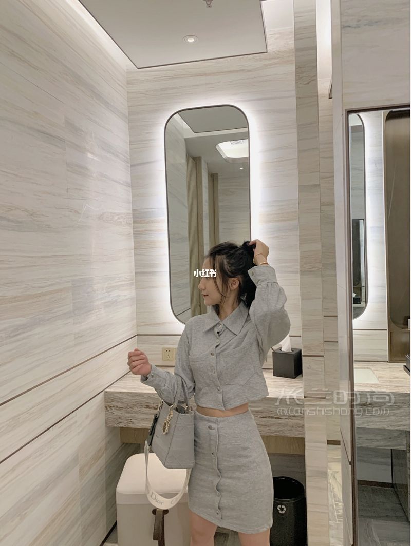 Dior2020灰色帆布戴妃包怎么樣？掉入大象灰陷阱_7