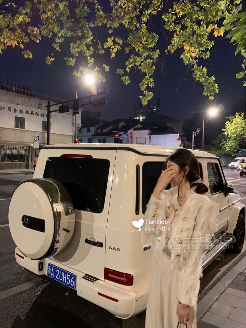 Balmain巴爾曼羽毛外套 穿搭顯高顯瘦_1