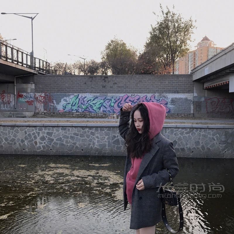 1000元左右的Dior限量款包包 貧民窟女孩值得擁有_9