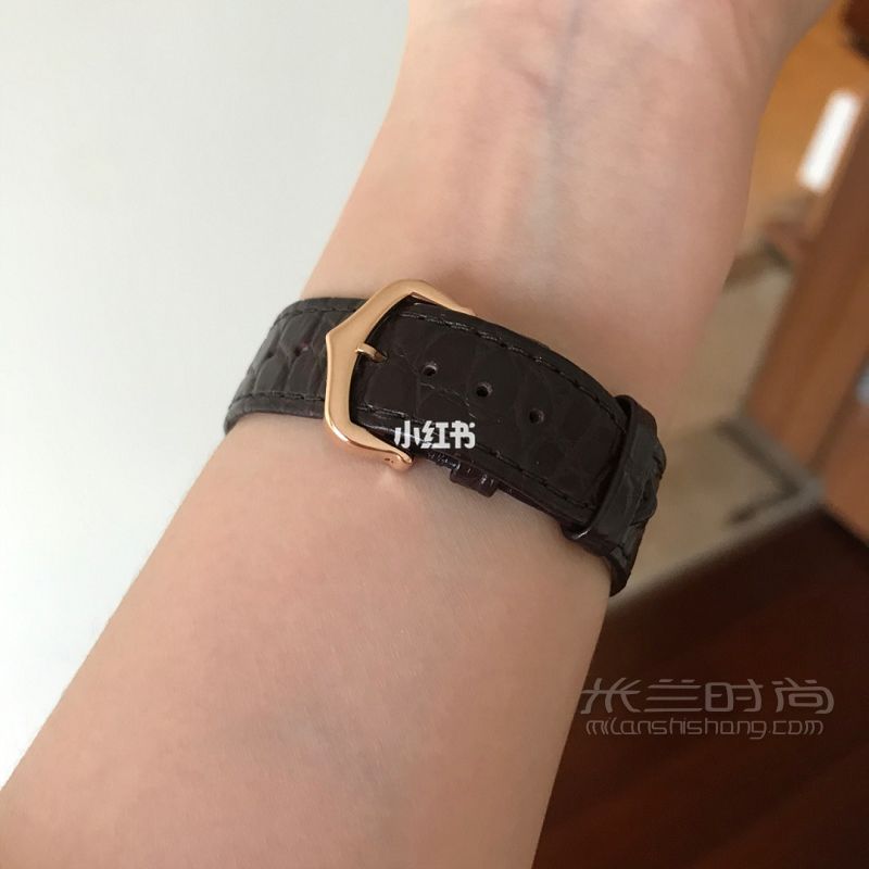 卡地亞tank女表  表帶女表_6