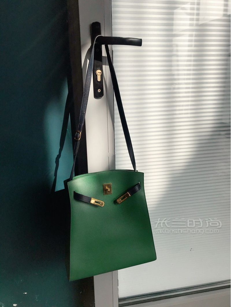 Hermes sport Kelly 金棕小號和大號對比_5